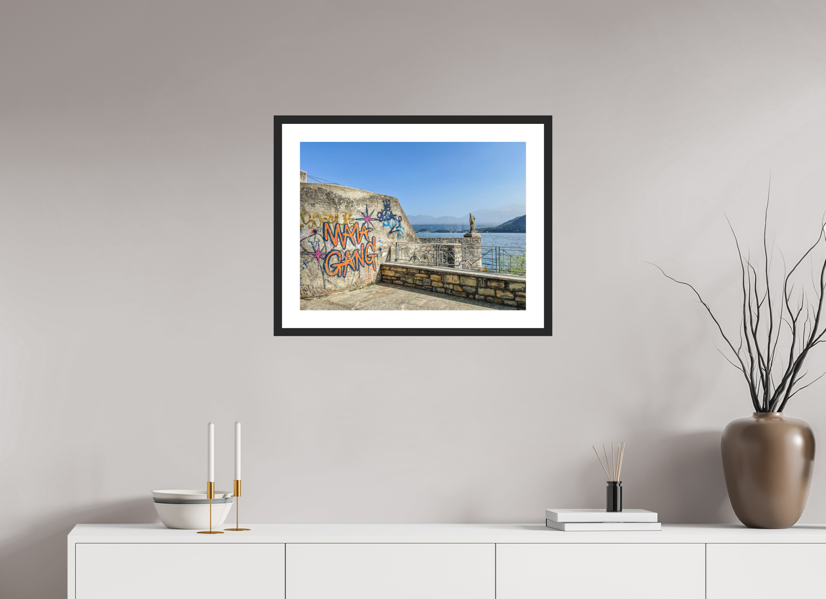 24 x 18″, Black Matte Frame Como Graffiti