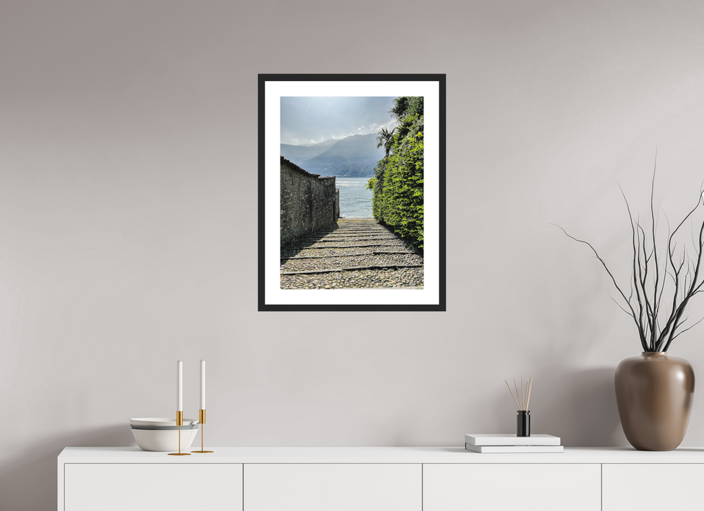 18 x 24″, Black Matte Frame Como View